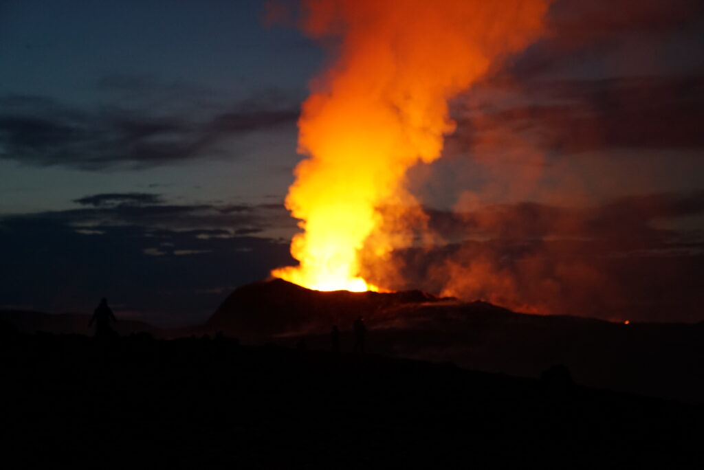 Grindavík 2026: Una Vita Tra Argine Di Protezione E Flusso Di Magma 7