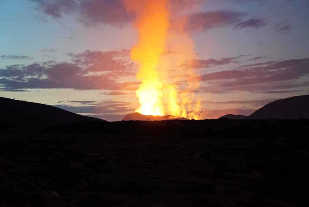 Grindavík 2026: Una Vita Tra Argine Di Protezione E Flusso Di Magma 14